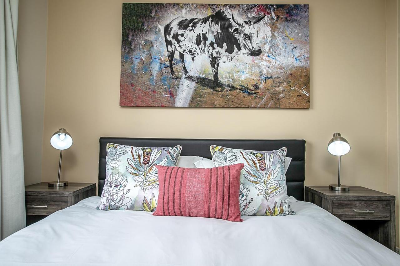 The Tyrwhitt Rosebank Apartments (Adults Only) โจฮันเนสเบิร์ก ภายนอก รูปภาพ