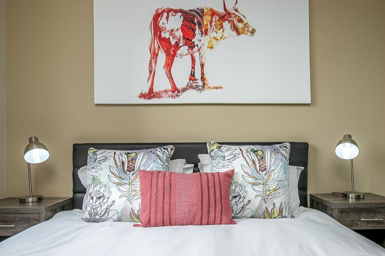 The Tyrwhitt Rosebank Apartments (Adults Only) โจฮันเนสเบิร์ก ภายนอก รูปภาพ